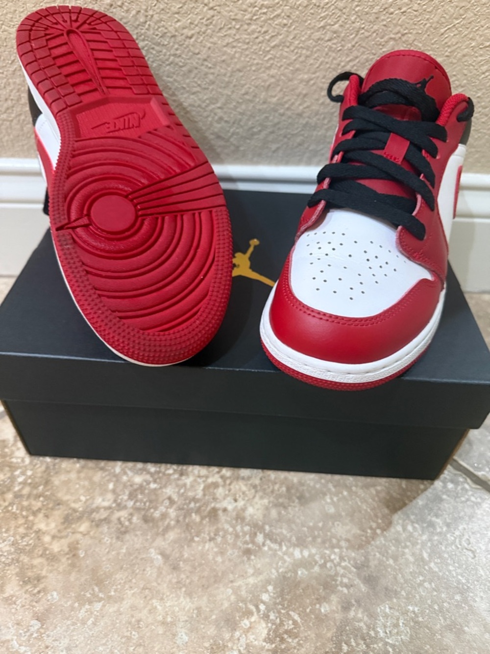 Air Jordan Kids Low-Top Sneakers in Varsity Red, White and Black-100% Authentic.